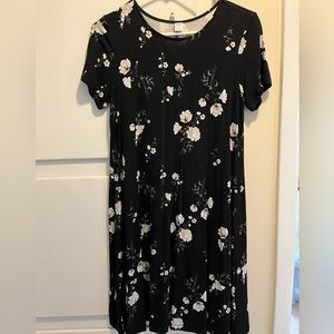 Casual Short-Sleeve Floral Dress